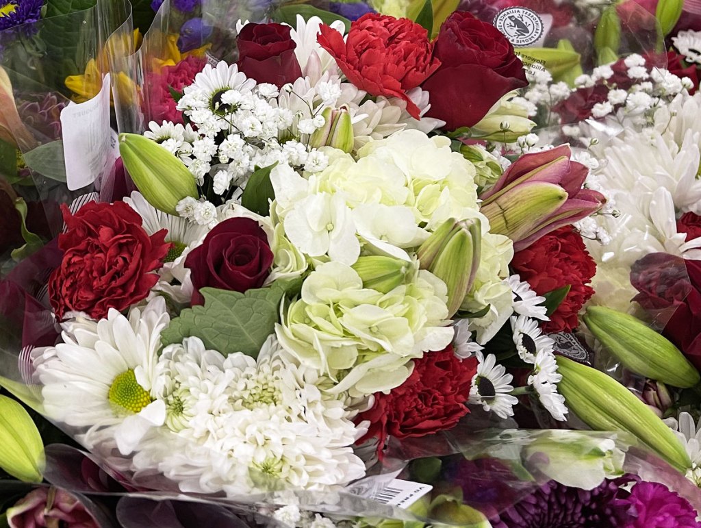flower bouquet with assorted flowers