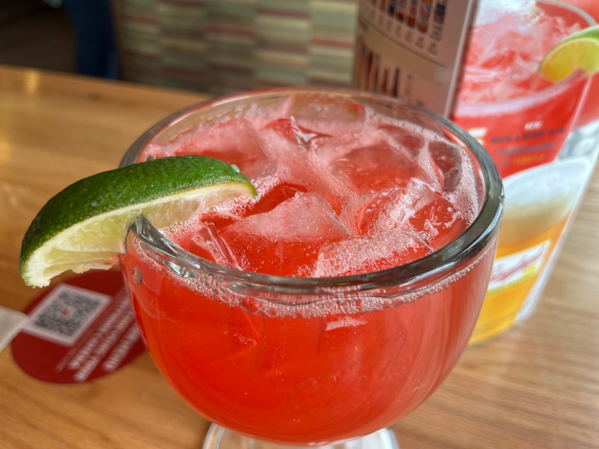 Applebee's Drinks of the Month are $1 Margaritas