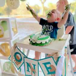 FREE Smash Cakes for Baby’s 1st Birthday at These Nationwide Stores (Walmart, Super Target, Harris Teeter & More!)