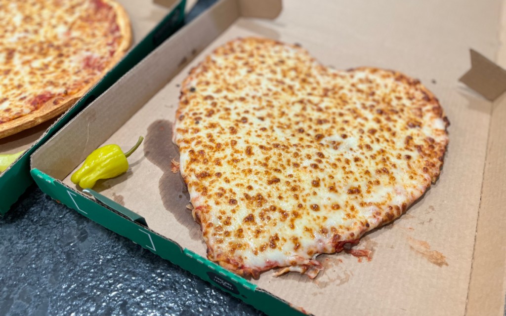 pizza hut heart shaped pie