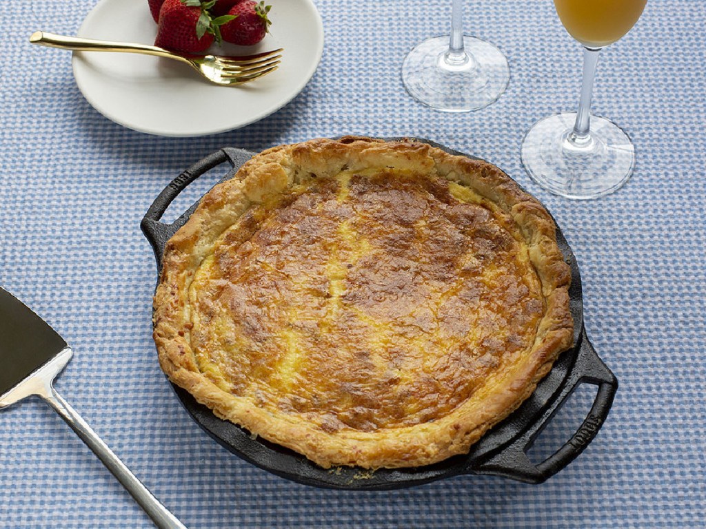 Lodge Cookware Pie Pan