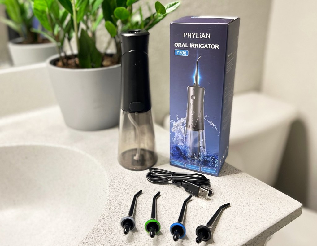 cordless water flosser and accessories