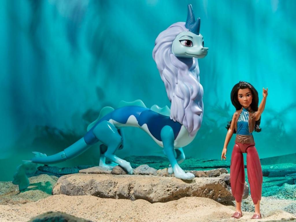 Disney's Raya and the Last Dragon Color Splash Raya and Sisu Water Toy