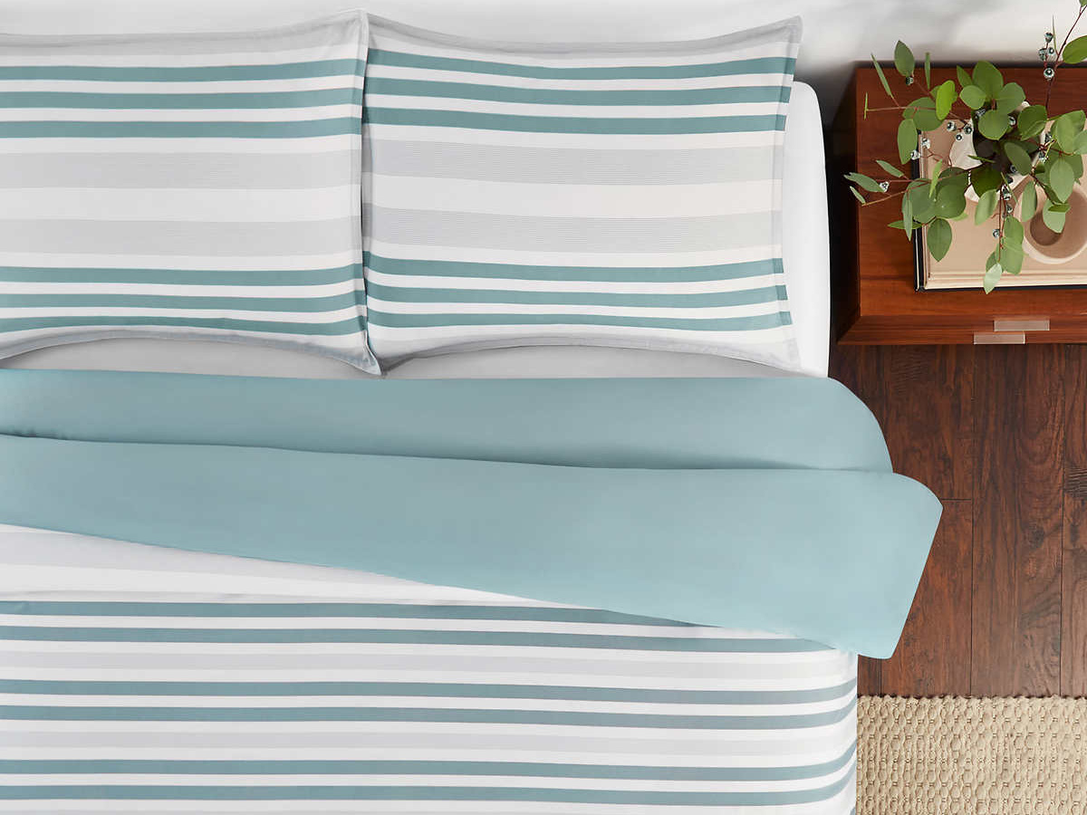 Thomasville Relaxed Comforter Set in Seamist Stripe