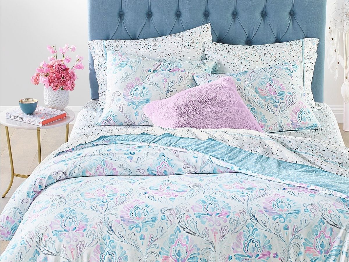 Whim by popular Martha Stewart Collection Velvet Wave 3-PC. Full/Queen Comforter Set