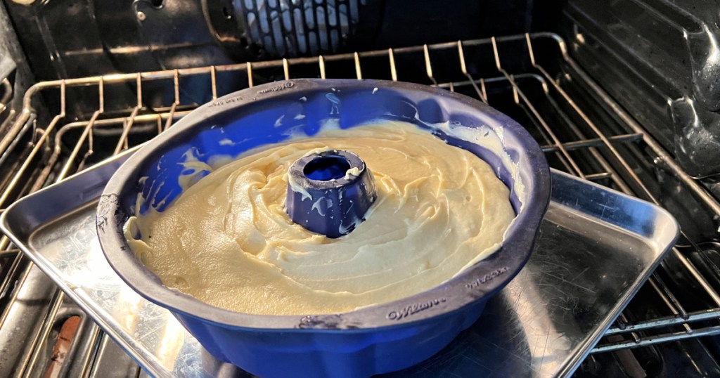 baking a bundt cake in the oven with pound cake