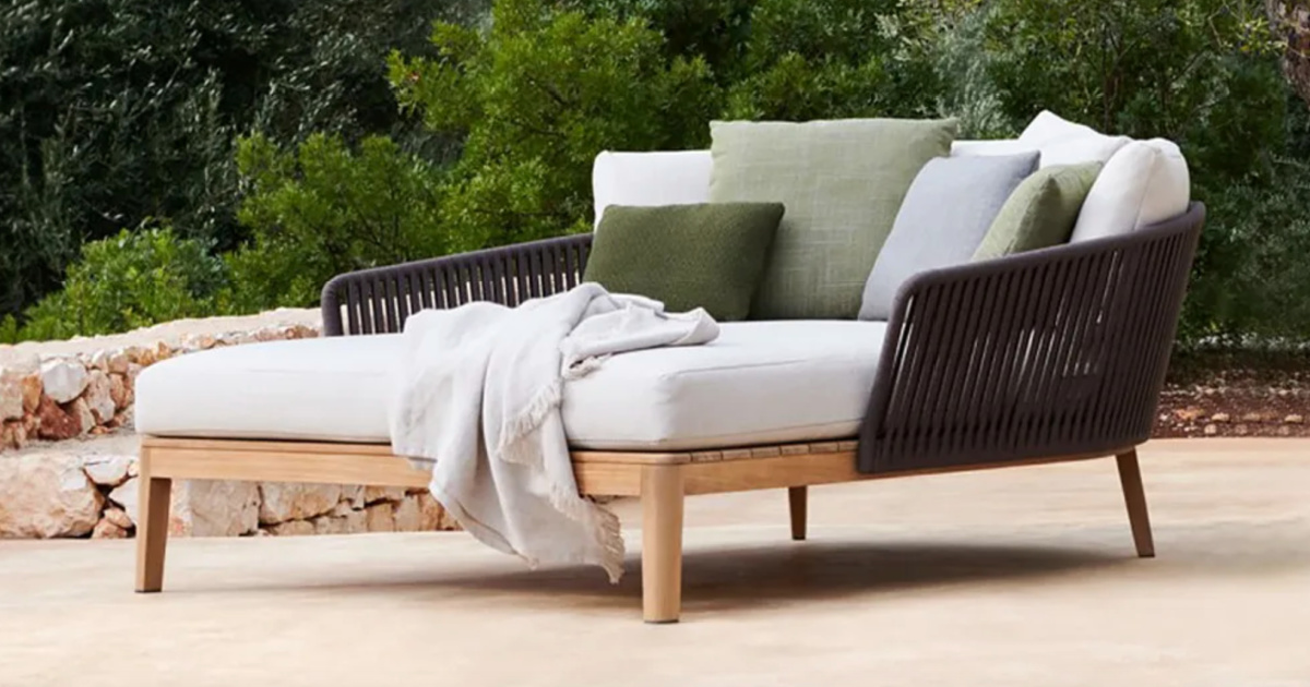 homary daybed outside