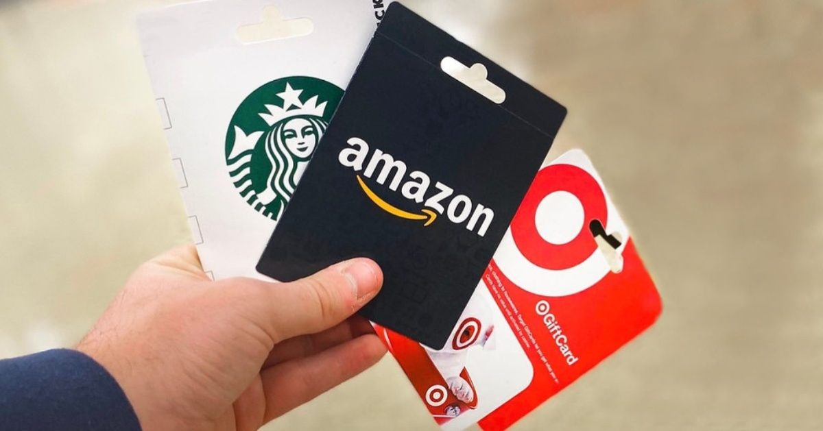 starbucks-amazon-target-gift-card-e1650908999119 يحصل مستخدمو تطبيق Upside الجدد على استرداد نقدي مجاني بقيمة 5 دولارات مع أي عملية شراء بقيمة 10 دولارات (بما في ذلك ستاربكس!)