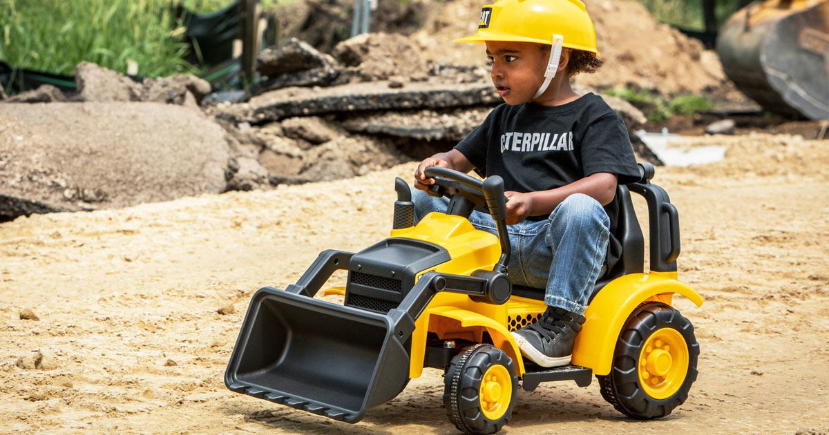 Front loader ride store on toy