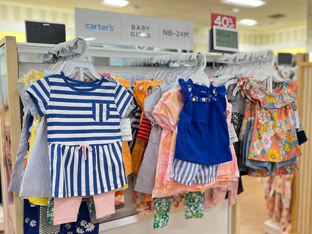 baby clothing sets in store