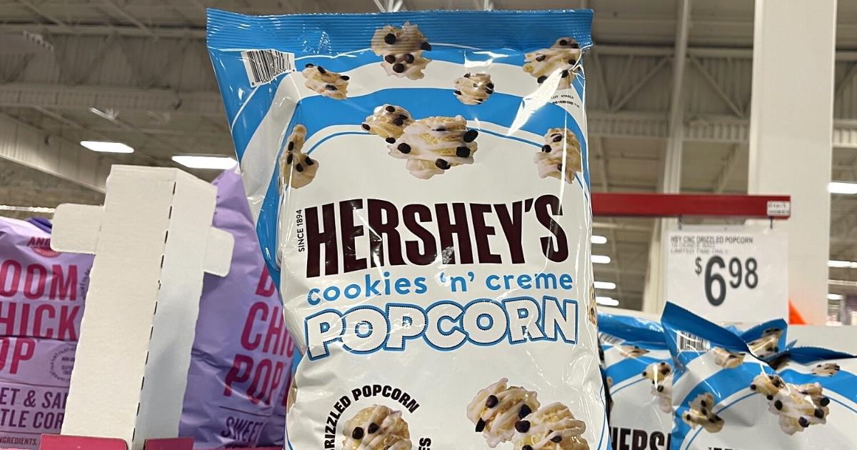 Hershey's Cookies 'N' Creme Drizzled Popcorn 18oz Bags
