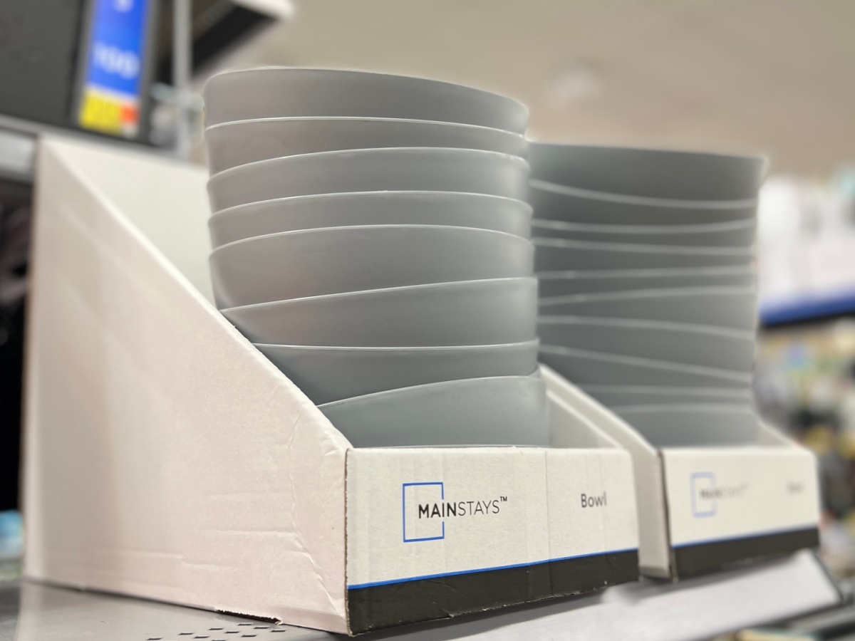 Mainstays Plastic Bowls, Plates & Cups Only 50¢ at Walmart Dishwasher