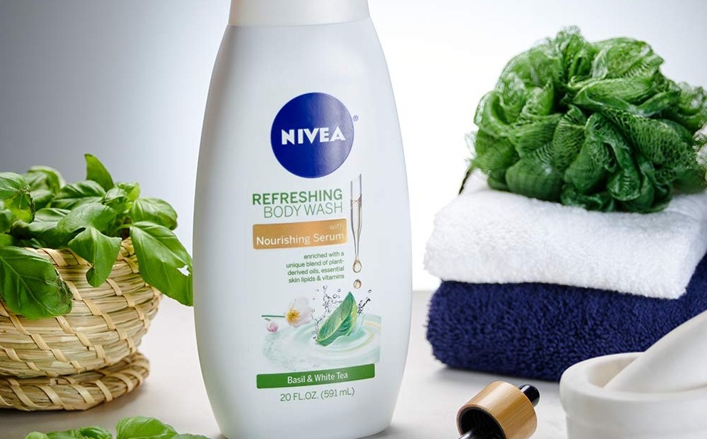 Nivea Refreshing Body Wash 20oz Bottle - Basil & White Tea