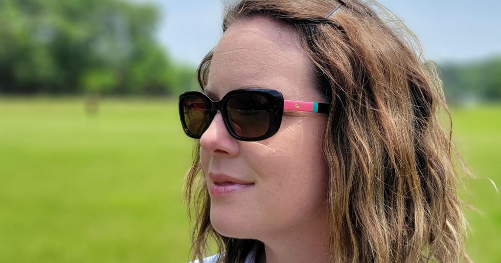 woman wearing Sperry Sunglasses