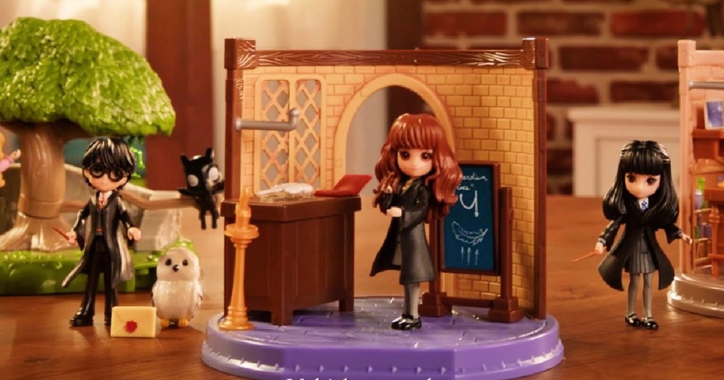 Wizarding World Harry Potter Magical Minis Charms Classroom w/ Exclusive Hermione Granger Figure and Accessories