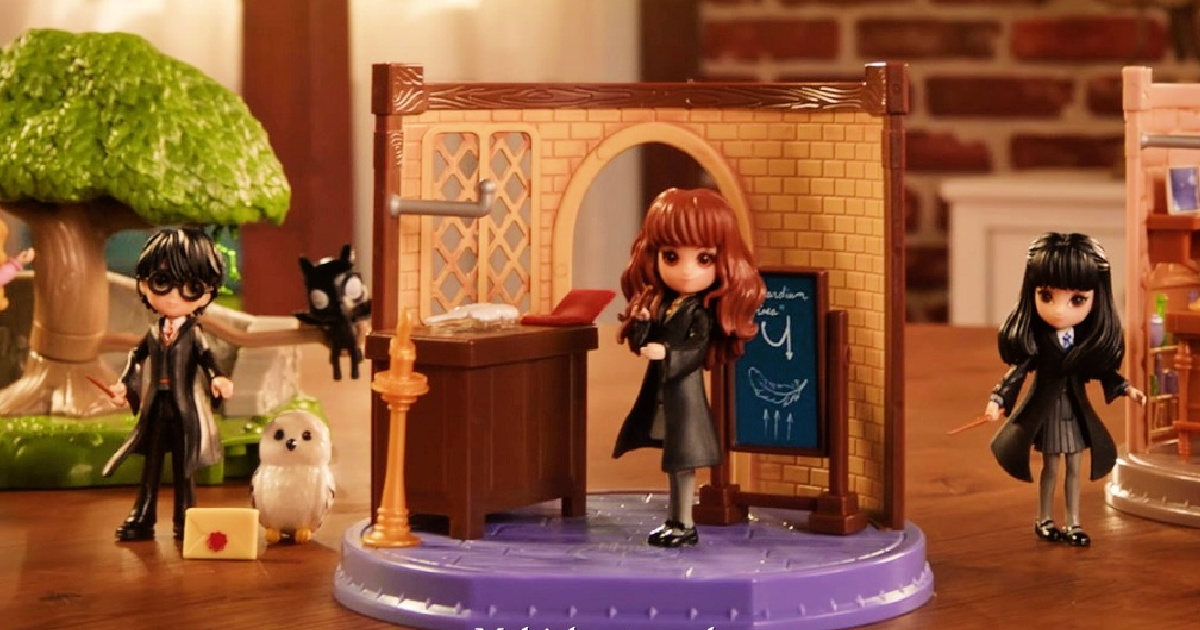 Wizarding World Harry Potter Magical Minis Charms Classroom w/ Exclusive Hermione Granger Figure and Accessories