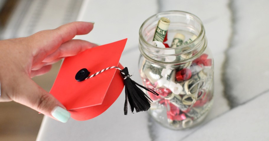 Make This Graduation Mason Jar for Your 2026 Graduate!