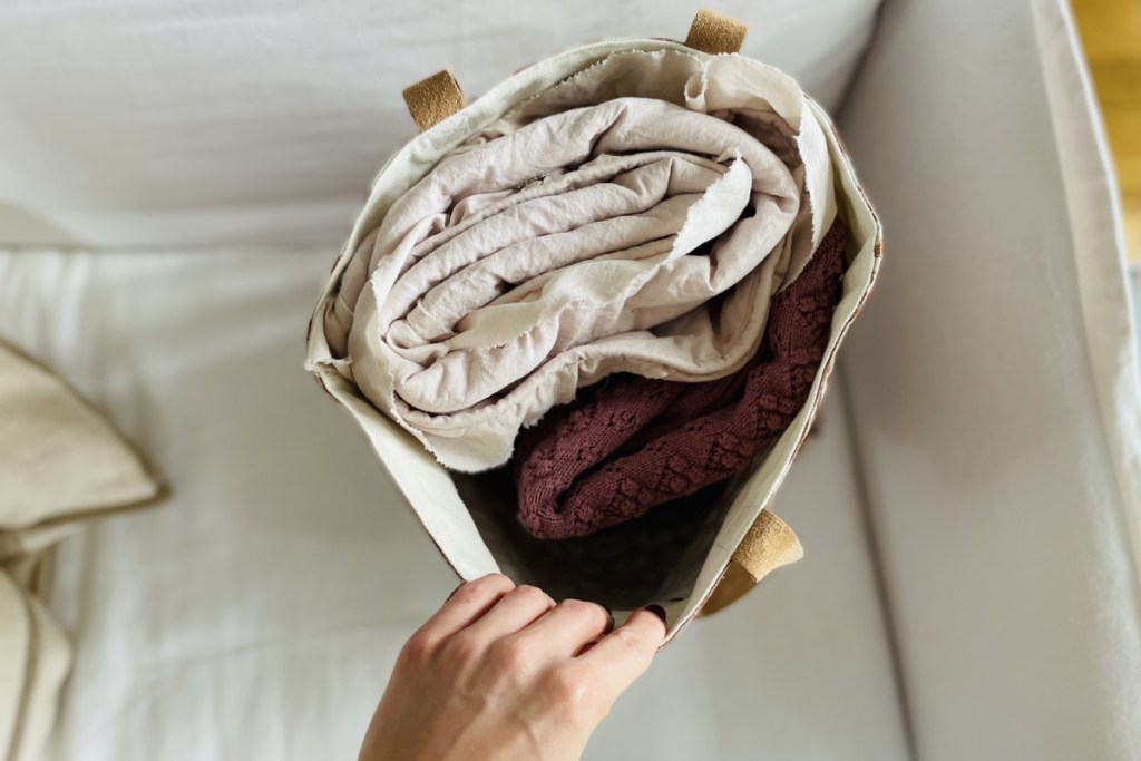 blankets in tote bag