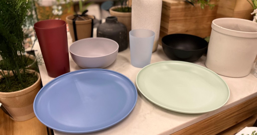 new colors of room essentials dishes in store