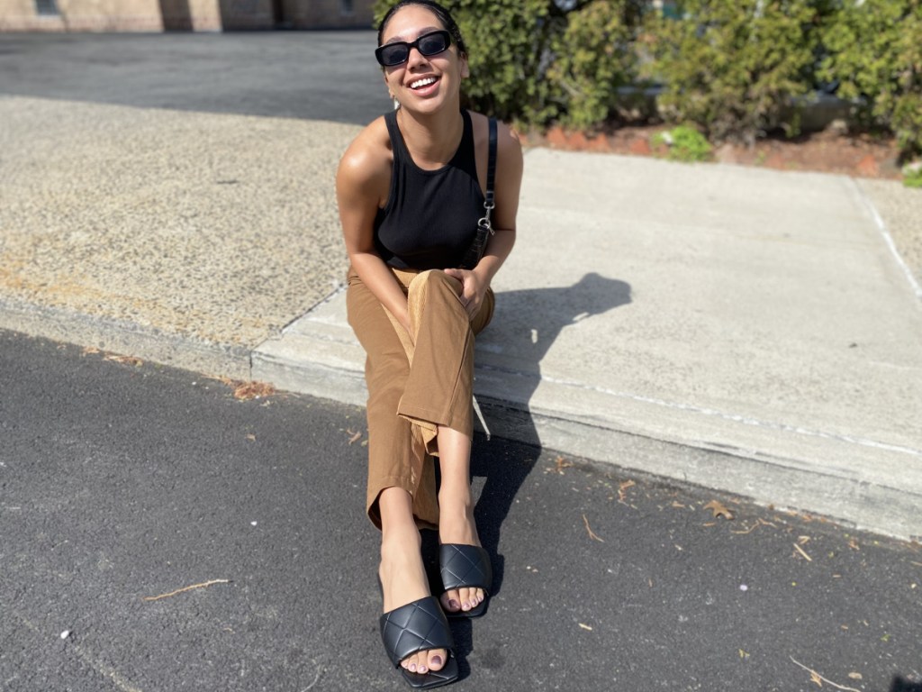 woman wearing forever 21 sandals