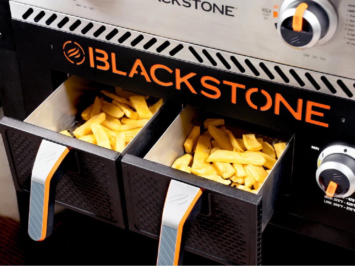 Blackstone-2-Burner-28_-Griddle-2 صينية بلاكستون مقاس 28 بوصة مع مقلاة هوائية بسعر 397 دولارًا فقط يتم شحنها على موقع Walmart.com (497 دولارًا أمريكيًا)