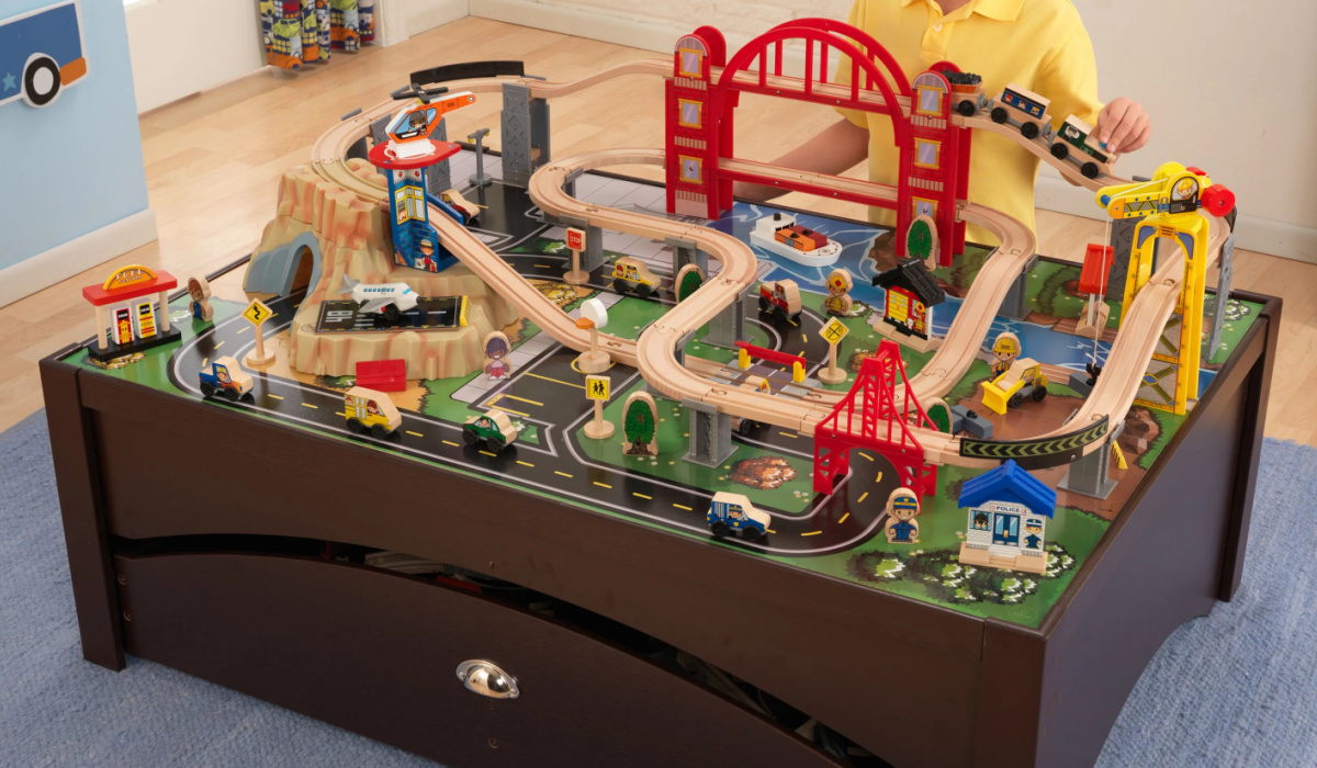 metropolis train table