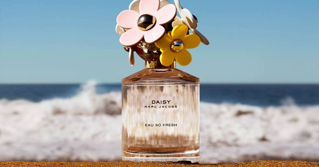 Marc Jacobs Daisy bottle at beach