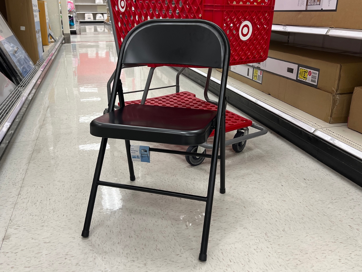 Target metal outlet folding chairs