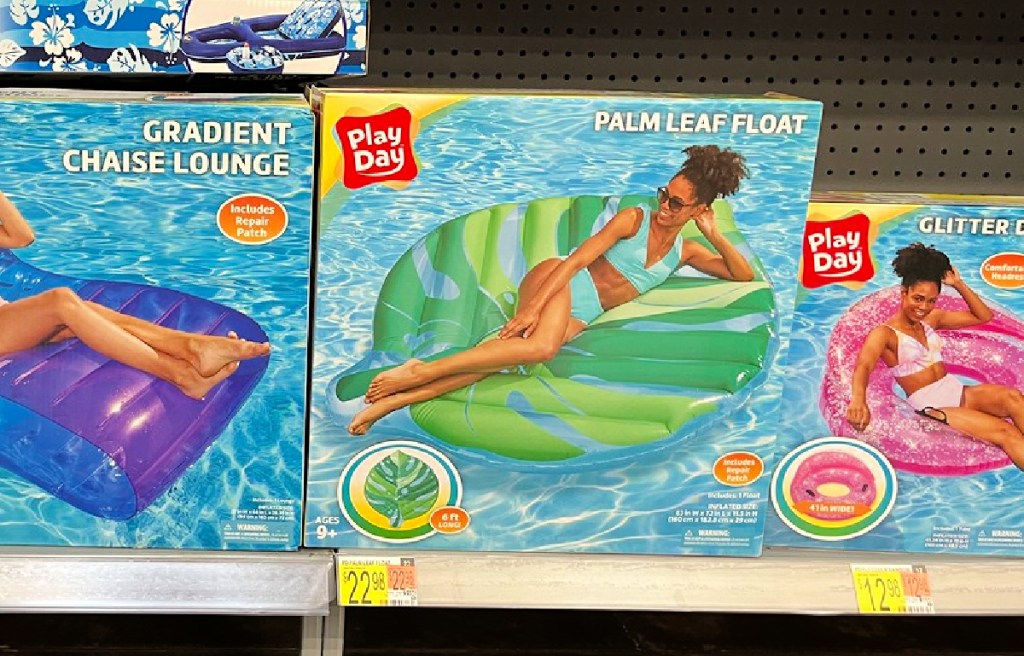 Play Day Inflatable Leaf Pool Float