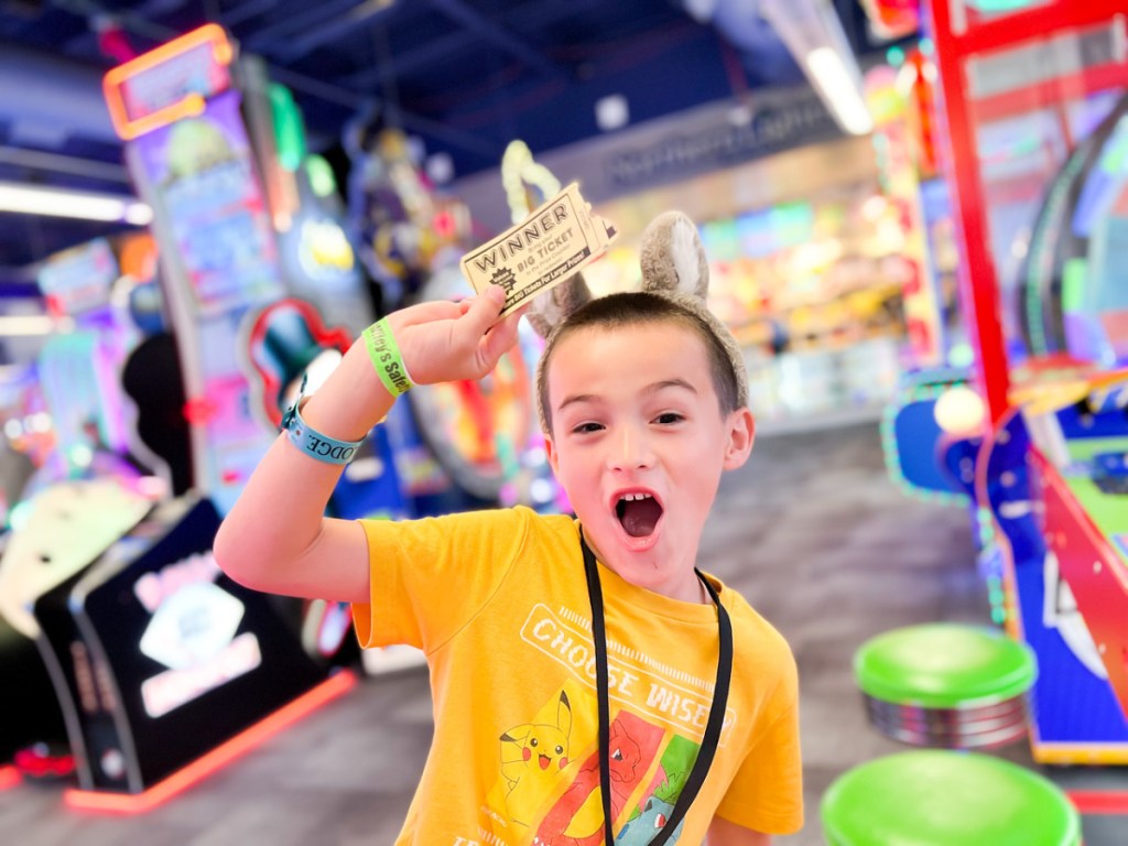 kid at great wolf lodge
