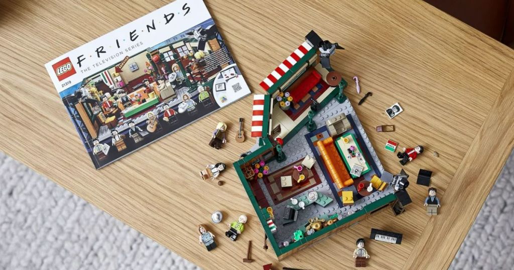LEGO Friends central perk set