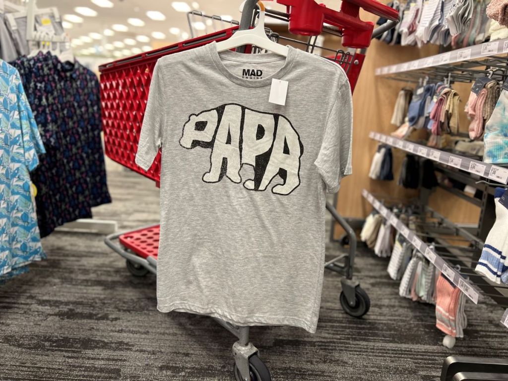 Shirt with a bear on it and it says Papa