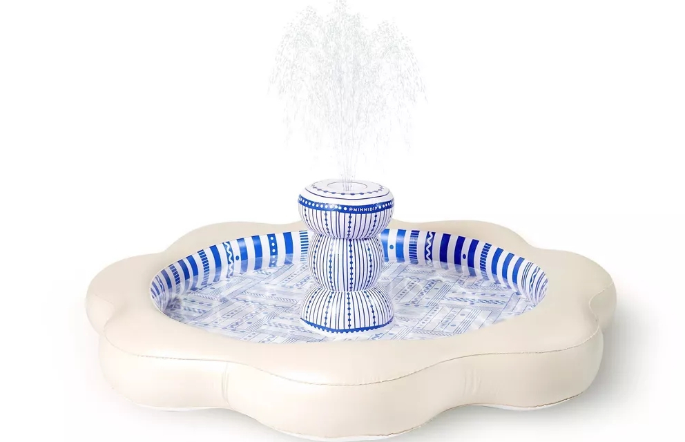 Minnidip Fountain with white exterior and blue and white interior