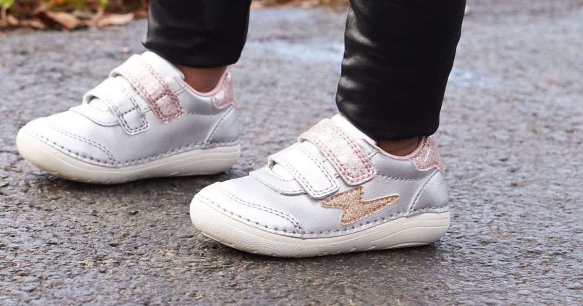 stride rite wide shoes