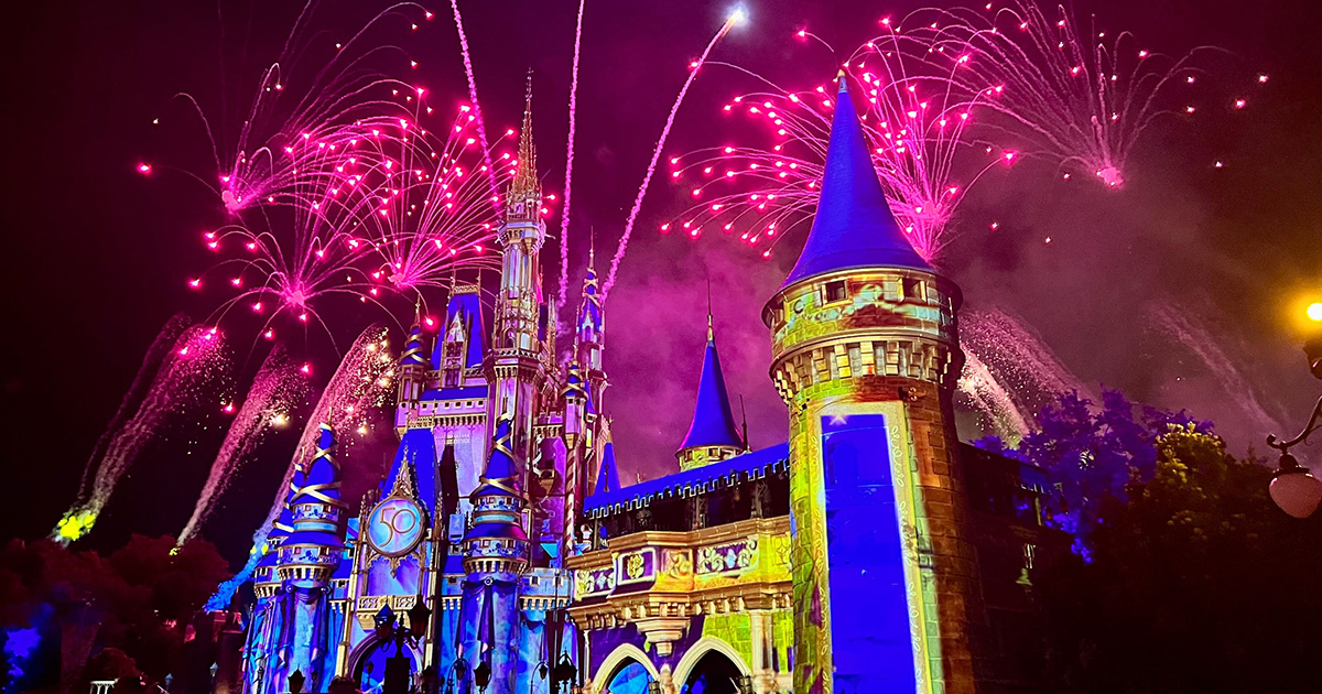 16 FREE Things To Do at Disney | Fireworks Shows, Skyliner Rides, and More!