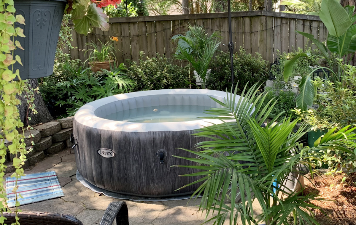5 Best Inflatable Hot Tubs for Backyard Goals This Summer (Our #1 Pick is Under $500!)