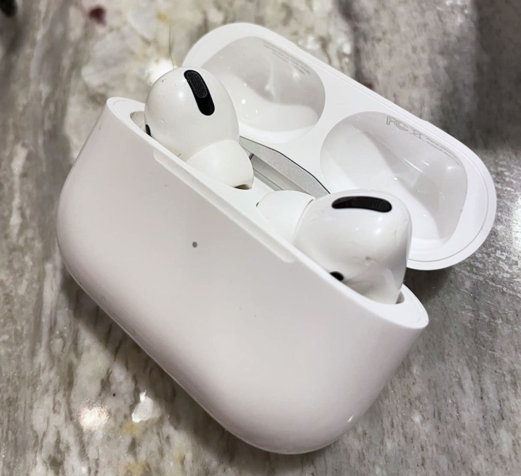 airpods pro in charging case