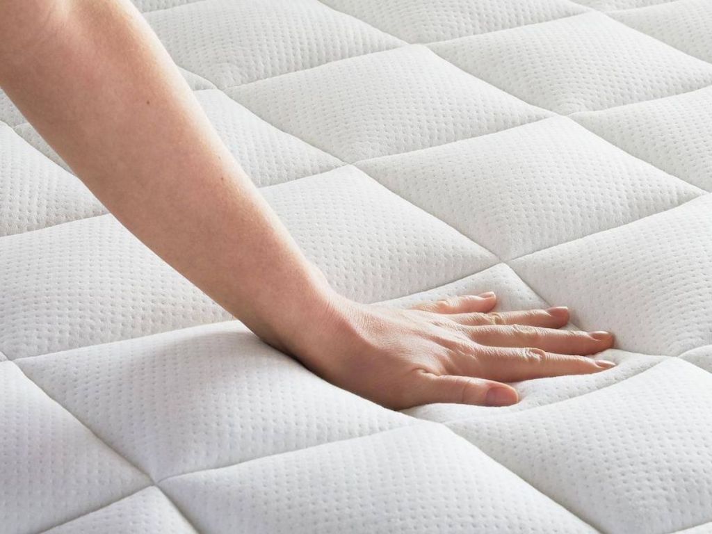 lucid plush queen mattress