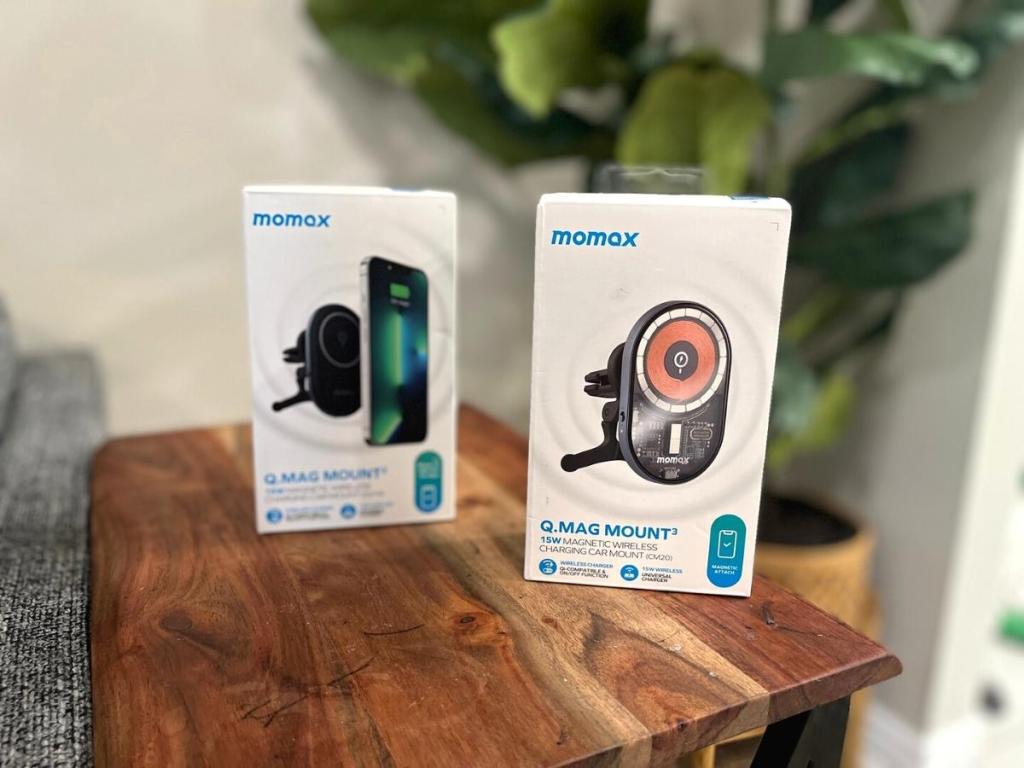 MOMAX Magnetic Wireless iPhone Car Charger
