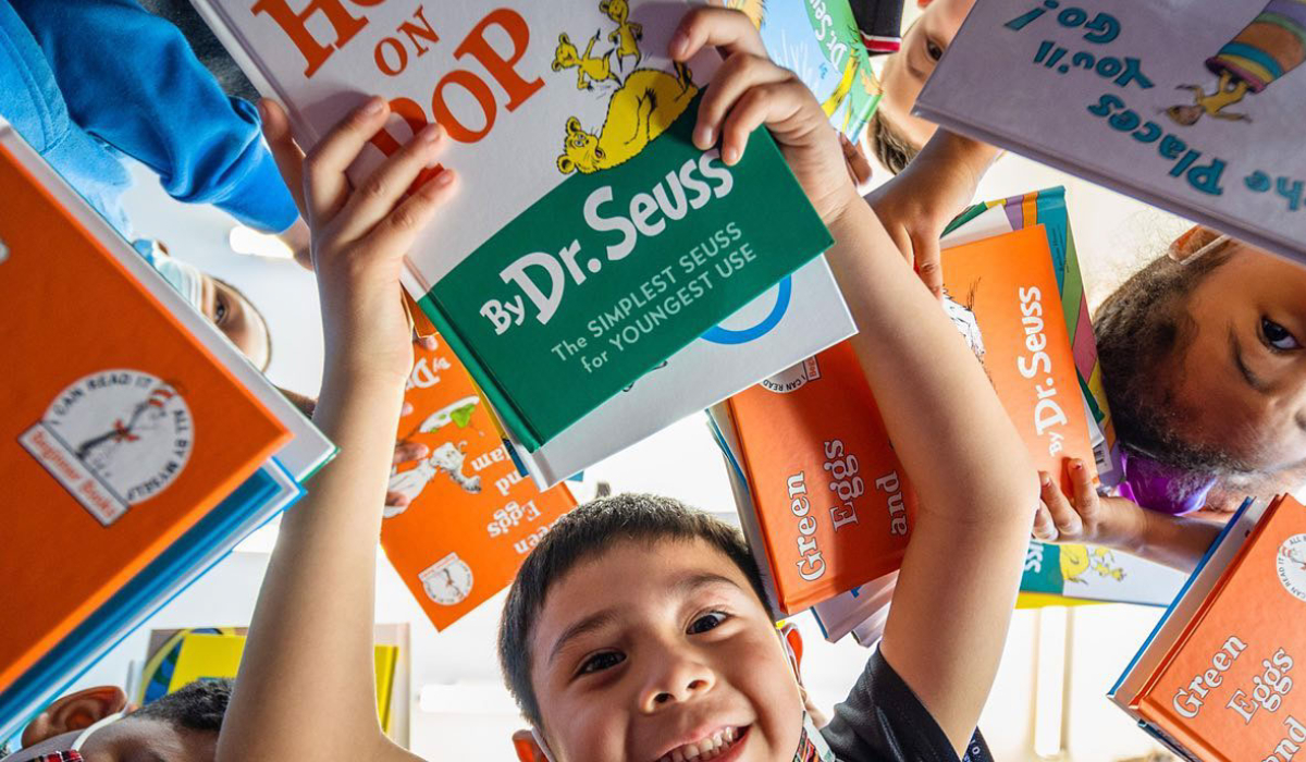 Dr seuss books top with free backpack