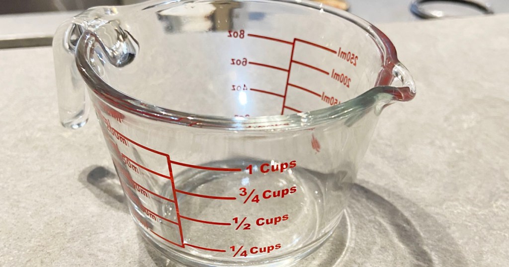glass anchor hocking measuring cup on counter