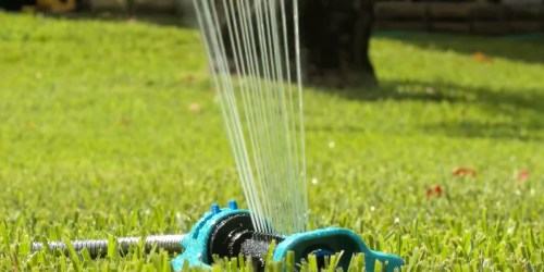 Oscillating Lawn Sprinkler Only $8.40 on Amazon (Regularly $23)