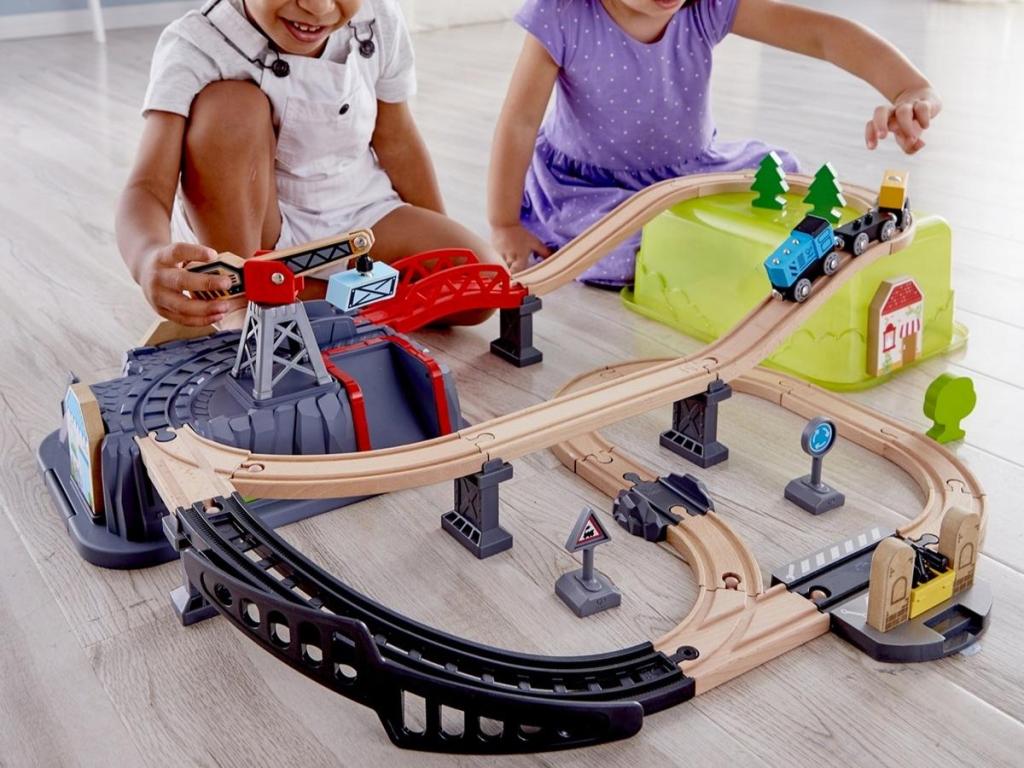Hape Railway Construction Kit 50-Piece Set