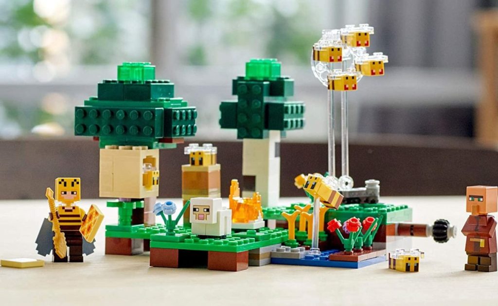 LEGO minecraft bee farm