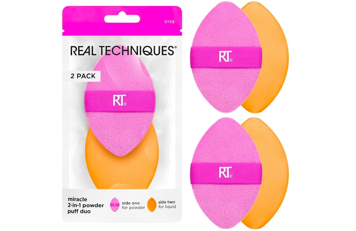 Real Techniques Miracle 2-In-1 Dual-Sided Powder Puff stock image