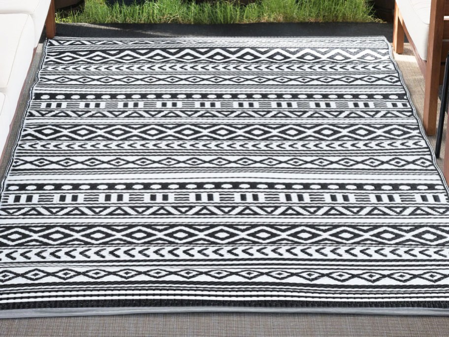 black and white abstract print area rug
