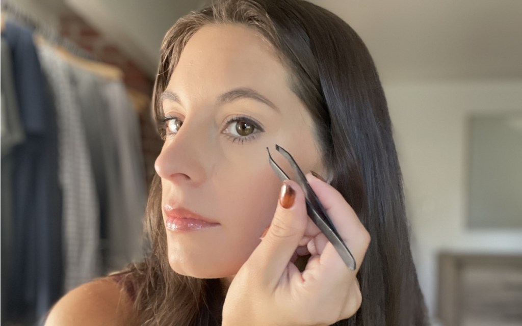 bottom lash tiktok makeup tweezer hack