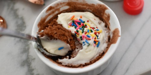 This EASY 3-2-1 Mug Cake is Ready to Eat in Just 1 Minute!