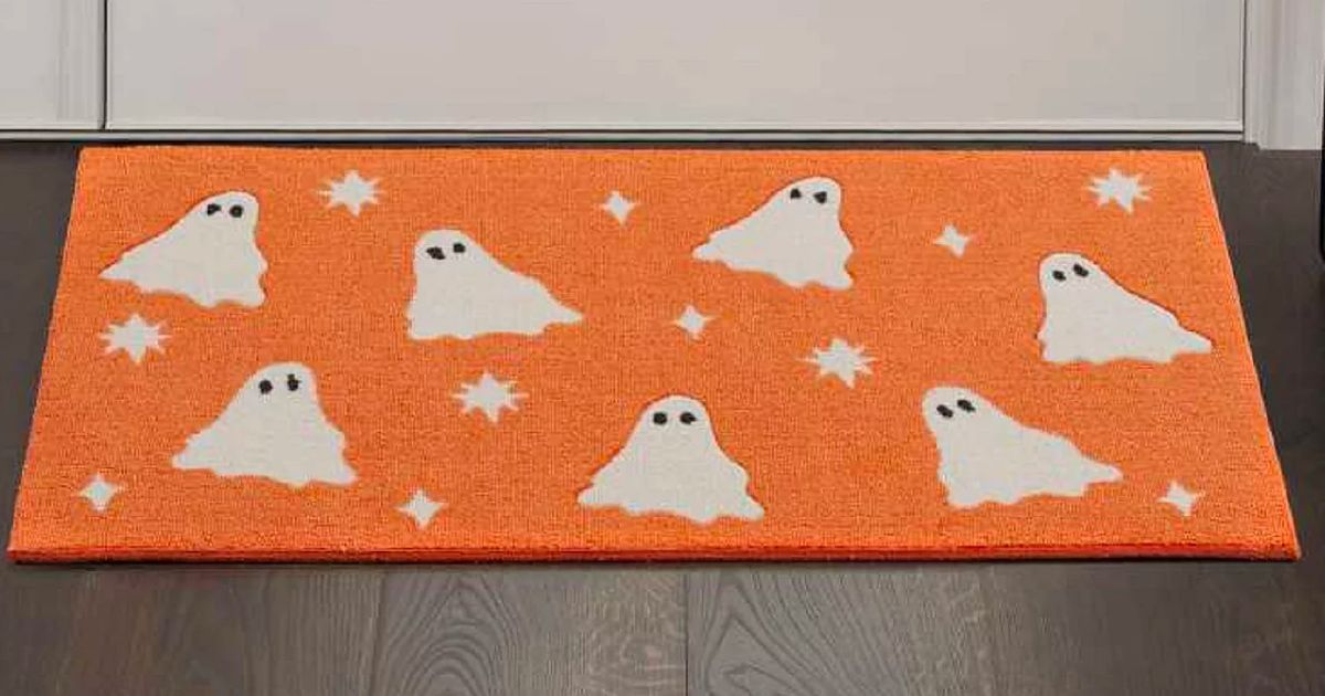 Celebrate Together Halloween Ghost Accent Rug