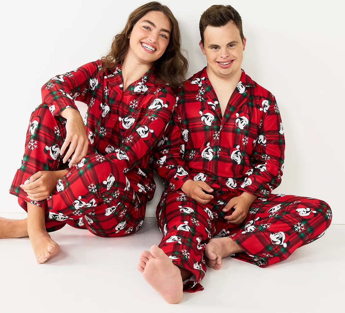 Disney Holiday Print Mickey pajamas
